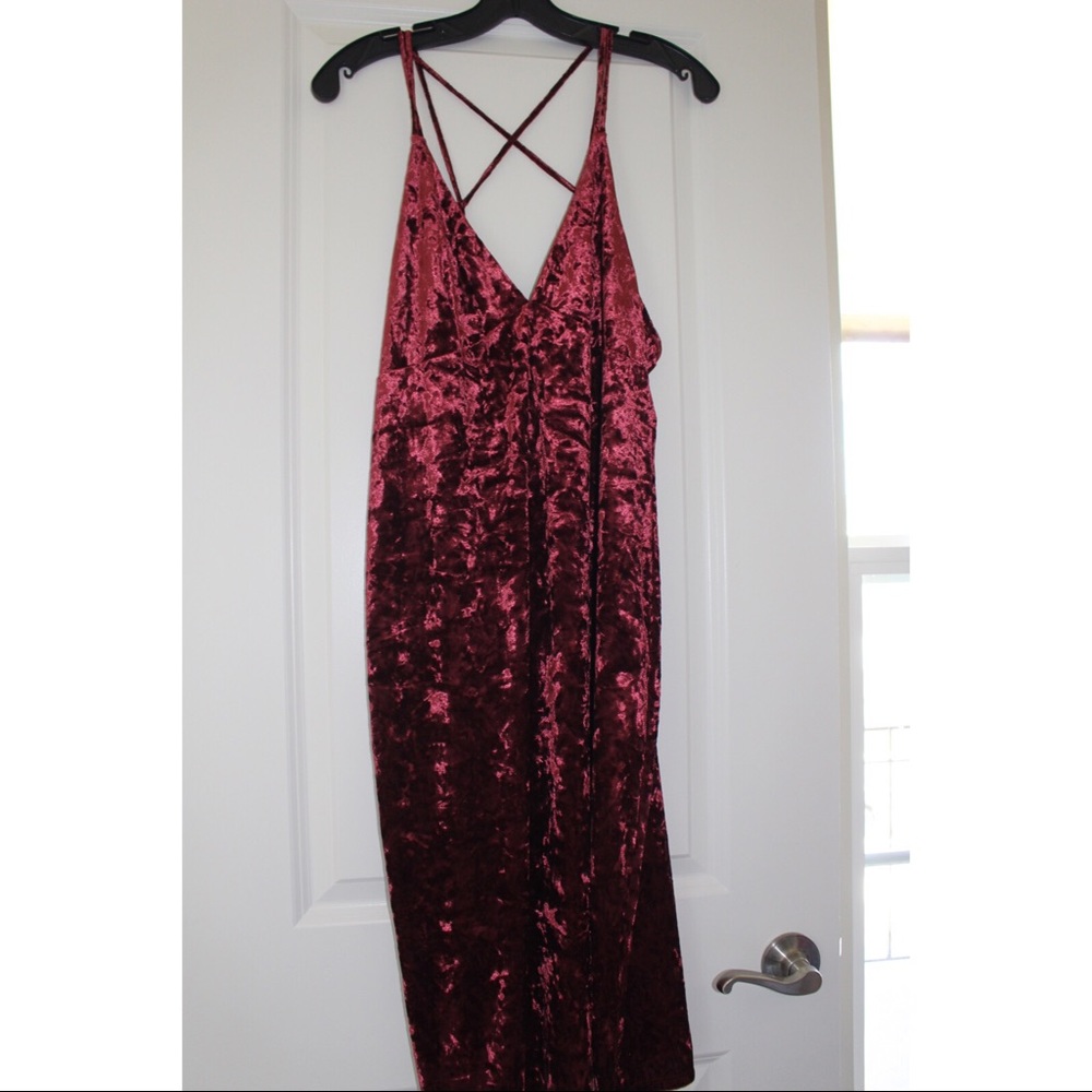FOREVER 21 RED VELVET DRESS NEW